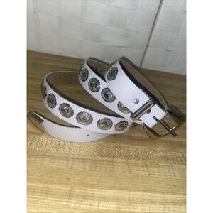 New W/o Tags White Leather Thin Belt With Silver Conchas Women's Fits 40”-44” 3X